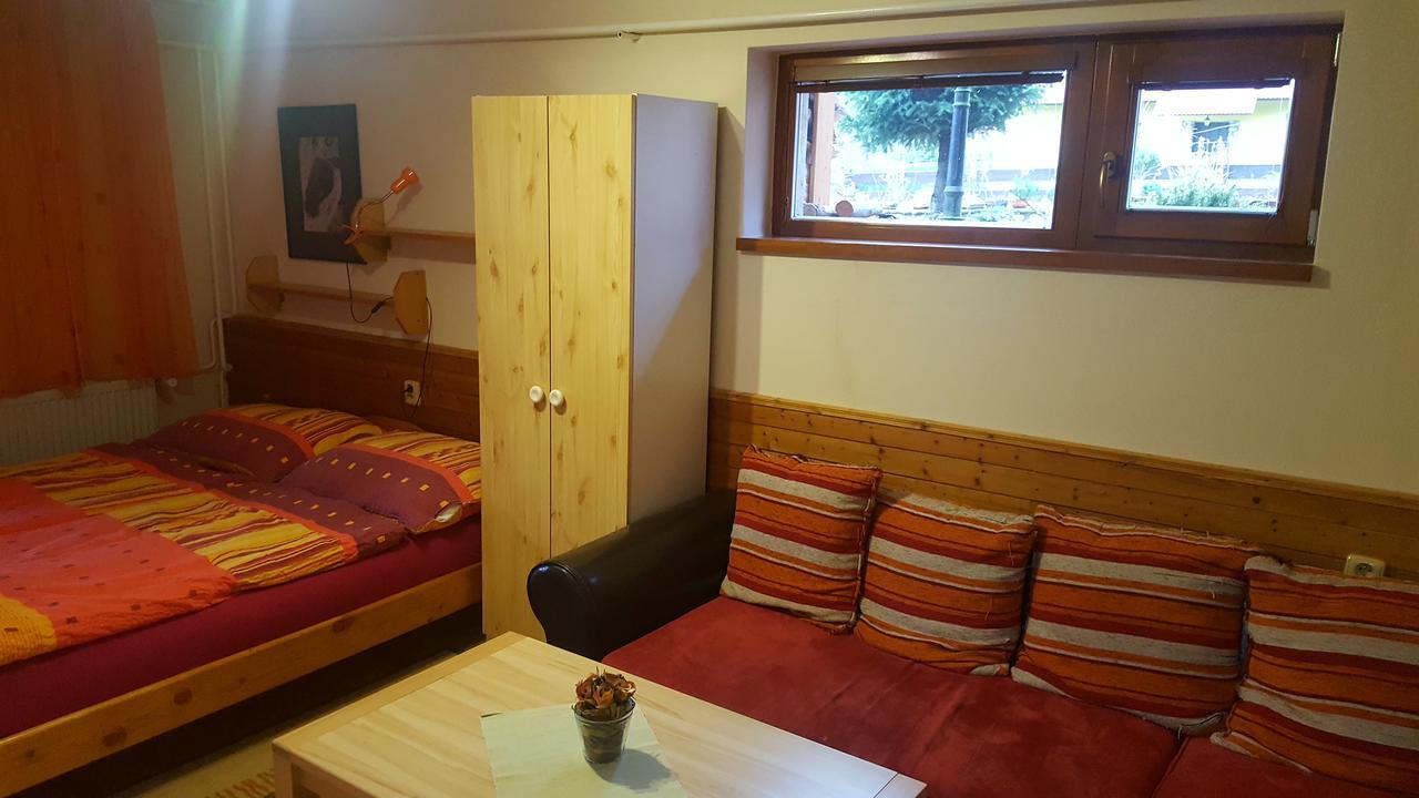 Family House - Apartmany Zuzana Стара-Лесна Экстерьер фото