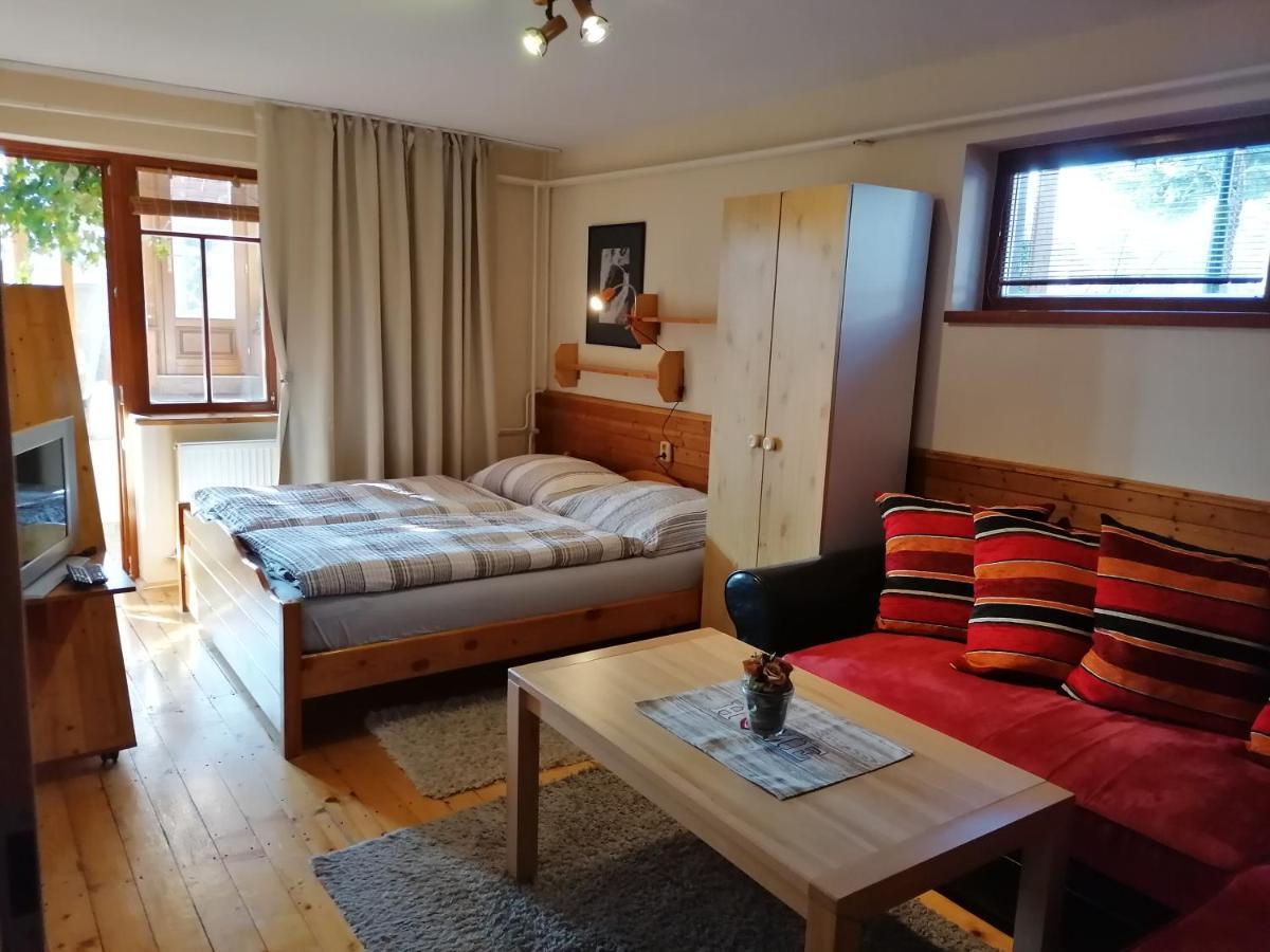 Family House - Apartmany Zuzana Стара-Лесна Экстерьер фото